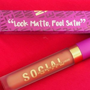 I am using @socialcosmetics Lipstick - Charming

There's 10 shades of @socialcosmetics ' Lipstick and the name describes your personality. I choose charming. 
How about you?

This lipstick series is pretty new, they just launched on 5 June 2017. It's matte but feels satin. Somehow i like the box and packing cause it's purple and verry pretty. 
#socialcosmetics