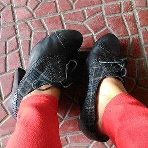 Kita sepasang Sepatu selalu bersama tak bisa bersatu #COTW #ClozetteID #clozetteid #Shoefie #shoes #shoesholic #shoesaddict #shoestagram #shoeporn