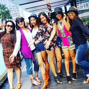 From my birthday party ❤️, I'm blessed for being who I am now... #blogger #fblogger #travelblogger #beautyblogger #happywife #happylife #starclozetter #clozetteid #birthdaygirl #indonesianlivinginbangkok #bangkok #thailand #tbt #throwback