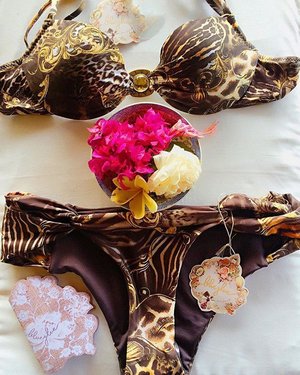 Two pieces of happiness 😘❤️💃👙 thank you @blueglue_bikinis for always create such a nice design with quality 👌 I'm your big fans... #bluegluebikinis #blogger #indonesiatravellers #travelblogger #travelgram #travelinstyle #ubud #bali #ClozetteStar #ClozetteID