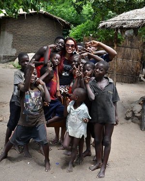 Can't get over them.... I still can remember how chaos it is 😂🤣🤣 lol... lots of fun in this village, their smile and warm welcome is everything ❤

I'm in Bangkok now... back to my routine but for sure I'll visit again Africa... Zimbabwe is my next list ❤🙏✌🏼🇲🇨💄💋 Any sponsor??? 😝 lol

#travel #traveler  #travelgram #instatravel #instagram #holiday #africa #malawi #lakemalawi #sengabay #africankids #thistimeforafrica #iloveafrica #cathainafrica #indonesianmakeupartist #indonesianlivinginbangkok #clozetteid #starclozetter #natgeo #unicef
