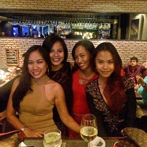 Girls nite out ❤️💃🏻💋 #party #happywife #happylife #indonesianlivinginbangkok #starclozetter #clozetteid #indonesianlivinginbangkok #girlsniteout #bangkok #thailand