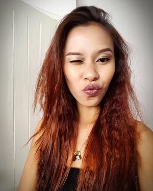 Happy Sunday everyone... From the wild hair girl 😂😝🙆🏼 #blogger #beautyblogger #clozetteid #starclozetter #indonesiabeautyblogger #indonesianlivinginbangkok #bangkok #thailand #indonesia #jakarta #curlyhair #femaleblogger #fblogger