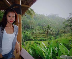 Think of all the beauty still left around you, and be happy! ❤️ #blogger #bloggerid #travelblogger #travelgram #travelinstyle #cathrinezietraveling #ClozetteID #StarClozetter #fblogger #like4like #likeforfollow #ubud #bali #indonesia #indonesiatravellers