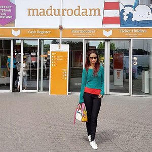 First stop today, "Madurodam" a.k.a Holland in mini version 😉 
#blogger #travelblogger #indonesianblogger #starclozetter #clozetteid #indonesianlivinginbangkok #cathrinezieholiday #madurodam #holland #likeforlike #travelgram #ootdindo #ootd #coach #instapic