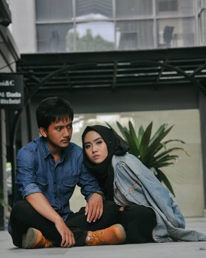 You know you’re in love when you can’t fall asleep because reality is finally better than your dreams. ~ DR. SEUSS 📷 : @ferwindusrm #couplephotography #photoshoot #Clozetteid