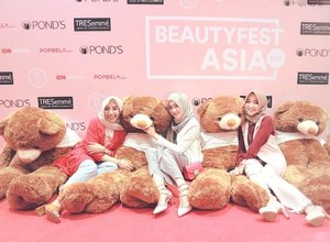 Because you're never too old for a teddy bear or more 🐻💕 .....#OOTDayuindriati #hijab #friends #girls #hijabstyle #hijabfashion #clozette #clozetteid #beauty #fashion #blogger #vlogger #youtube #teddybear #BeautyFestAsia #BeautyFestAsia2017 #ayinevent #ayuindriati