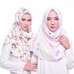 Me and my sister @nabilrach for @ineedawardrobe 🌸 Photo by @photoworkstudio 💕 Makeup by @ayuindriatimakeart 🦄 .
.
.
.
#hijab #sister #sibling #fashion #makeup #hijabfashion #clozetteid #photoshoot