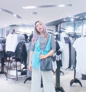 A day with Sixtyone @61clothing & @clozetteid ✨👣 Thank you for having me!🦄 Get your favorite monochrome style at Sixtyone Supermal Karawaci with special promo up to 50%🤗 📸:@angeliandepari

#ADayWithSixtyOne #Number61XClozetteID #ClozetteID #61FridayGiveaway #Number61 #61SnapStyle #AdvanceStyle