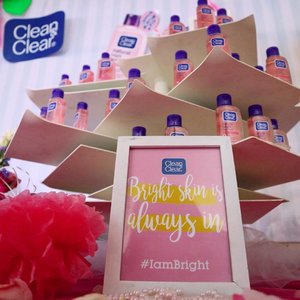 Hai! Hari ini aku dan para writer dari Cerita-Kita lainnya lagi ada di acara launching product terbarunya Clean &amp; Clear yaitu Natural Bright 💕 
@cleanandclearid #IAMBRIGHT #ClozetteID #BeautyBlogger