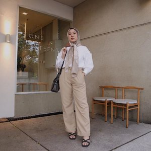 With or without mask ? 😷 Wearing super comfy basic baggy trousers from @hardwareclothid ❤️ Special 4.4 only on Shoppe Hardware discount up to 70% off guys!!!! Check it out NOW 💯...#clozetteid #hardwareclothid #iwearhardware #akudilinetoday