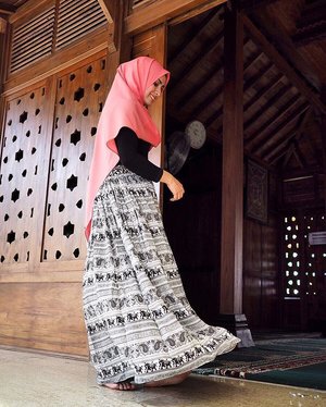 Labela Skirt IDR 225.000Detail :Matt : cotton rayonPinggang full karet..Size fit to Mcantiiikk sangaatt.. 😍As always limited stock n no restock.. For detail & order :📱Sms/Wa 085717140117  n BBM di bio.. Happy shopping yaa... ☺️☺️ #loveputsypernik #putsypernik #favorite #fresh #fastresponse #sweet #cute #clozetteId #hijab #hijabfashion #hijabinspiration #hijabers #scarf #scarfputsypernik #pasmina #pants #tribal