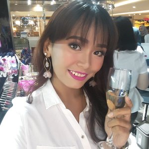 Party ready with Velvet Lips Liquid Lipstick in Flamingo Flare by @byscosmetics_id  at Central Park

@clozetteid  #BYSatCentralPark #Clozetteid #BYSClozetteIDReview #BYSIndonesia #ClozetteIDreview