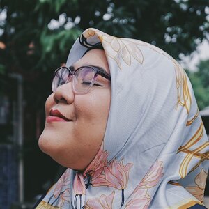 Hope this 2018 will brighter than yesterday ❤️.Nggak punya wishlist khusus di tahun ini, semoga doa - doa yang diimpikan terwujud satu - satu. Aamiin 😘.Happy new year, gengs 👌🏻 #clozetteid