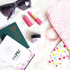 how about holiday and traveling?? 🤔
.
.
.
#travelwithpiu #redwineforskin #clozetteid #starclozetter #flatlay #beautyblogger
