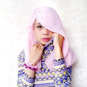 "..All my friends are heathens take it slow,Wait for them to ask you who you know,Please don't make any sudden movesYou don't know the half of the abuse.." - Twenty One Pilots 🎵 Heathens...#clozetteid #starclozetter #hijabers #pink #likeforlike #like4like #hijab