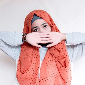 closed mouth 🤐...#clozetteid #hijabers #hijab