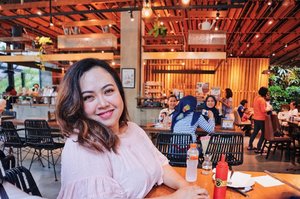 Have a fabulous sunday 💗
____
#sundayfunday #clozetteid #sociollablogger #selfie #lunch #pink #weekend #beautybloggerindonesia #indobeautyblogger