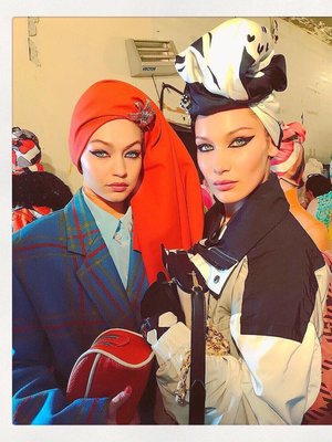 Ketika Gigi & Bella Hadid Pakai Turban di New York Fashion Week