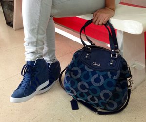 Friends Inspiration - HS combining different style yet matching bag & shoes.