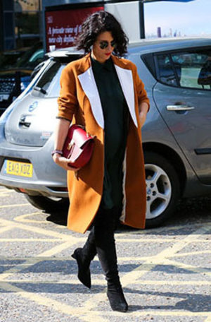Internet Inspiration - Long coat creates trendy look.