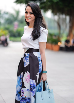 Internet Inspiration - Floral skirt for work and play.