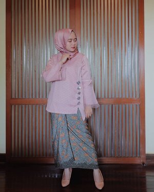 Kondangan? Yuk! .Gaperlu bingung buat cari atasan atau bawahan yang seru buat kondangan, tinggal intip aja @myfave.outfit dan kamu bakal nemuin baju kondangan impian kamu.Dijamin pasti sukaaaaaa! Makasih kaaaak! @myfave.outfitCaptured by : @dian.pongdatu#mahanxmyfaveoutfit #mahan #mahanxlovebeauty #mahanhonestreview #mahanwanderdiary #clozette #clozetteid #clozettedaily @clozetteid@duahijabtrans7 #HOOTD #HOOTDDuaHijabTrans7 #DuaHijabTrans7 #HOOTDDuaHijab #duahijab #HOTDDuaHijabTrans7#ootd #outift #outfitpost #outfitoftheday #todayoutfit #ootdmagazine #fashion #supportlocalbrands #vscocam #vsco