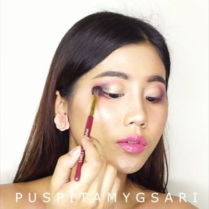 Let's play with @focallure Bright Lux eye shadow pallette! And here's another lipswatch from @candycolorcosmetics :
1. Peanut
2. Gummybear
3. Marshmallow
4. Hello
I have to say that all the colors are super wearable for everyday use!!! Also love the creamy texture and pigmentation. Super long wearing! But please don't forget to use your favourite lipbalm to moisturize your lips cos it's kinda drying for me
.
🎶Shake It - Sistar
🎥SONY A6000
@indobeautygram @indovidgram
#ivgbeauty #indobeautygram #clozette #clozetteid #beautyjunkie #beautyjunkies #instamakeupartist #makeupporn #makeuppower #beautyaddict #fotd #motd #eotd #makeuptutorial #beautyenthusiast  #makeupjunkie #makeupjunkies #beautyvlogger #wakeupandmakeup #hudabeauty #featuremuas #undiscovered_muas
