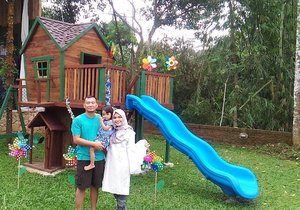 The tree house 🌄🌲🌳
Dihotel ini cocok bgt buat keluarga, apalagi lokasinya yang dekat dengan alam. Salah satu fasilitas yang Celina suka rumah pohon ini. Oiya buat foto2 oke bgt, semua designnya dipikirin, jd instagramable bgt 😄 beberapa design juga bikin kita berasa di Ubud Bali. 
Lokasinya deket bgt dr pintu tol ciawi arah ke sukabumi.

#AlikaCelina #holiday #leisure #familyday #Family #ClozetteID #instakids #tempatliburan #anak #parenting #parentingtips
