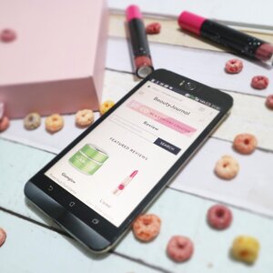 Banyak temen yang nanya, gimana sih bisa ikutan ngereview makeup atau skincare terbaru, bahkan sebelum produk itu ada di pasaran? Nah salah satunya, aku aktif ikutan jadi content creator dengan menggunakan akun SOCO di kanal @beautyjournal..Platform terbaru ini, bikin kamu bisa banget punya chanel atau artikel review kamu sendiri hanya dengan 1 akun SOCO. Ga mesti jadi beauty blogger /vlogger heits dulu baru bisa gabung. Karena semua boleh ikutan. Yuk langsung aja register dan lengkapi beauty profile kamu di www.soco.id..#yourpersonalbeautyplatform #SOCO  #beautyjournal #SOCOID