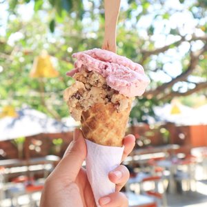 Day dream and ice cream 🍦
.
#ClozetteID #icecream #gelato #bali #gelatogusto #denpasar #getaway #travel #instatravel #foodporn #foodism #mommyblogger #canonm3