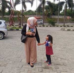 Flazz udah bisa di pakai buat bayar tol, moms! Mulai tol Jabodetabek sampe tol ke Bandung! Tinggal tap, terus beres. Udah ada yang nyobain? #Flazz #FlazzBCA #Flazzditol http://bit.ly/FlazzdiTol
.
.
.
#ClozetteID #BloggerPerempuan #mommyblogger #alikacelina #mommyandme #parenting #BCA #tipsmama #smartmama #tipsibu #parentingtips #tipsanak