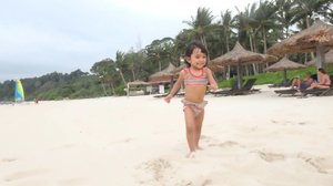 My beloved princess is enjoying the soft and puffy  sands in @clubmedbintan

#ClozetteID #getaway #littlegirl #beach #clubmed #clubmedbintan #instakids #instatravel #travel #holiday #indonesia #instagood