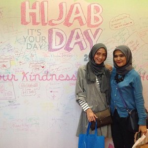 Shopping is the best medicine.What can be happier when all your favorite brand in one place give you an extra discount.#hijabday #hijabers #hijaberscommunity #ootd #ClozetteID #HOTD #bazaar #walloffame