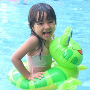 My Favorite Smile 💕
.
#AlikaCelina #swimming #kids #ClozetteID #instakids #momlife