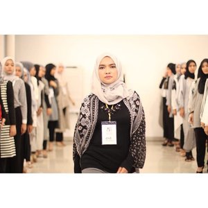 Just found this one ❤️❤️❤️ Love it to the max, thank you for the pict. #zauraworkshop @zauramodels #ClozetteID #COTW #Clozettedaily #instadaily #candid  #runway #class #hijab #hotd #style #fashion #ootd #capture