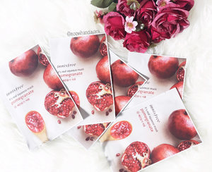 BEAUTY REVIEW: Innisfree Sheet Mask Pomegranate - It's Real Squeeze Mask (English - Indonesian Language)