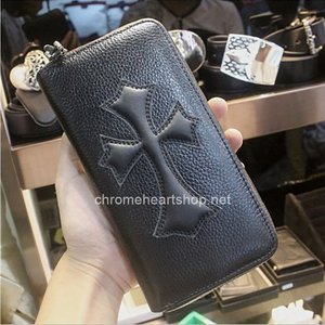 Black Leather Wallets with A Big Sacred Cross By Chrome Hearts Online
Size: 20cm x 10cm x 2.5cm
Sacred Cross Leather Wallets