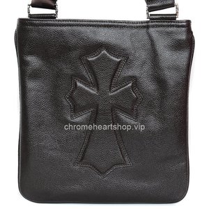 Brand: Chrome Hearts
Colour: Black
Material: Leather
Strapless style: Single root
Closure: Zipper
Wideth: approximately 26cm，Height: approximately 28cm