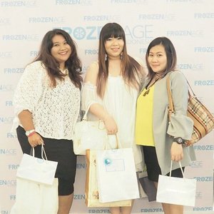 Thank you so much @mgirl83 for the invitation to the beauty talk show with @frozenageid
We were moving from one event to another like crazy but it was so much fun! I learn a lot about aging and skincare. Please ignore my face. Lol.  #beautyevent  #blogger #bbloggerid #beautyblogger #sbybeautyblogger #indonesianblogger #indonesianbeautyblogger  #clozetteid  #biodermaindonesia #beauty  #makeupjunkie #makeuplover 
#ootdbigsize #ootd #ootdplussize #ootdbigsizeindo #white #cute #indonesian