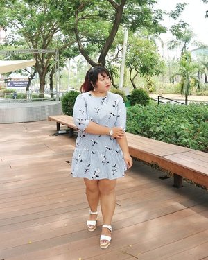 When it's too hassle to choose top and bottom for ootd, casual mini dresses will always be your best answer. Got this cute drop waist dress from @lgcolletionThey sell so many trendy good quality bigsize outfits!! Kaya dress yg satu ini nih. Motifnya lg hits bgt. Super luv. ❤❤❤#ootd #ootdbigsize #ootdbigsizeindo #fashion #cute #ootdplussize #ootdcurvy #ootdplussizeindo #ootdbigsizeindo #curvy #clozetteid #blogger #endorsement #endorsementid #endorsersby #bblogger #beautyblogger #surabayabeautyblogger #sbybeautyblogger #curvygirl #plussize#bodypositive #celebratemysize #ootdindonesia #ootdindo #curvystyleideasid #summer  #celebratemysize #beautyhasnosize