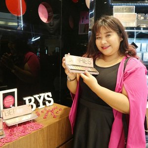 Trying @byscosmetics_id newest palette, Berries. Super pigmented, easy to blend and buttery. This palette is perfect for fall!! #bysberriespalette #byspakuwon #byscosmetics 
#makeup #makeupaddict #makeupjunkie #makeover #ClozetteID #beautyblogger #beauty #indonesian #bblogger #instamakeup #instabeautyeyr #beautybloggerid #beautybloggersurabaya #surabayabeautyblogger
#indonesian #beautyevent #beautygathering #beautyclinic #bloggergathering #eventsurabaya