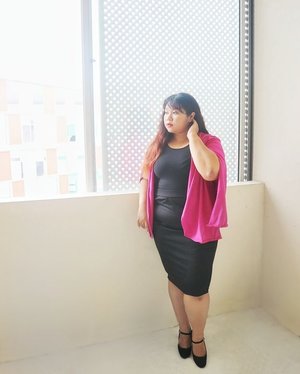 Stop listen to negativity. Let the positive energy flow to your soul. Listen to me, we are not fat. We are fluffy or maybe this is just airbags so our soul won't be damaged. ..All this pics are taken by my talented friend @dimsam95 at her office 😂😂😂#ootd #ootdbigsize #ootdbigsizeindo #fashion #cute #ootdplussize #ootdcurvy #plussizeindonesia  #ootdplussizeindo #ootdbigsizeindo #curvy #clozetteid #blogger #bblogger #beautyblogger #surabayabeautyblogger #sbybeautyblogger #curvygirl #plussize#bodypositive #celebratemysize #ootdindonesia #ootdindo #curvystyleideasid #summer  #celebratemysize #beautyhasnosize