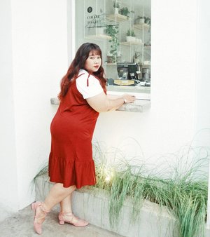 No, you can't order coffee from this window. .
.
.
Sometimes i'm just too lazy to write caption so yeah... .
.
Antelope Slip on Dress from @bodybigsize 
If you ask me about the shoes, i'm not gonna mention it. Not recommended. Very rude seller. .
.
Captured by the one and only @dimsam95 
#jepretandidis
#ootd #ootdbigsize #ootdbigsizeindo #fashion #cute #ootdplussize #ootdcurvy #ootdplussizeindo #ootdbigsizeindo #curvy #clozetteid #blogger #bblogger #beautyblogger #surabayabeautyblogger #sbybeautyblogger #curvygirl #plussize
#bodypositive #celebratemysize #ootdindonesia #ootdindo #curvystyleideasid #summer  #celebratemysize #beautyhasnosize