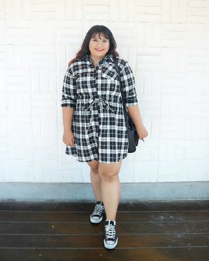 Monochrome is timeless. No one gonna argue with your all over black and white outfit. .
Anastasia Plaid Dress is from @bodybigsize
.
.
#ootd #ootdbigsize #ootdbigsizeindo #fashion #cute #ootdplussize #ootdcurvy #ootdplussizeindo #ootdbigsizeindo #curvy #clozetteid #blogger #bblogger #beautyblogger #surabayabeautyblogger #sbybeautyblogger #curvygirl #plussize
#bodypositive #celebratemysize #ootdindonesia #ootdindo #curvystyleideasid #influencersurabaya #beautyhasnosize