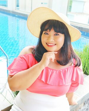 Have u ever seen such a beauty?

#clozetteid #ootd #ootdbigsize #ootdbigsizeindo #fashion #cute #ootdplussize #ootdcurvy #ootdplussizeindo #ootdbigsizeindo 
#curvy #blogger #bblogger #beautyblogger #surabayabeautyblogger #sbybeautyblogger #curvygirl #plussize #bigbossbabes
#bodypositive #celebratemysize #ootdindonesia #ootdindo #curvystyleideasid
#influencersurabaya #beautyhasnosize #missbbwindonesia #ootdredhacs #redhacsmixnmatch