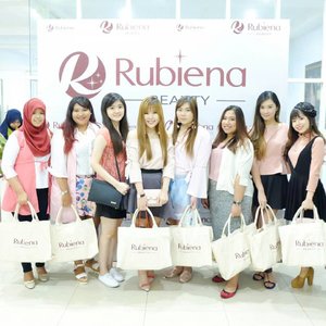 Throwback yesterday event, Grand Launching Rubiena Event. Thank you so much @rubienabeauty for having us. Will try and review soon on blog. 
#rubienabeauty #cerahitucantik #skincare #makeup #makeupaddict #makeupjunkie #makeover #ClozetteID #beautyblogger #beauty #indonesian #bblogger #instamakeup #instabeautyeyr #beautybloggerid #beautybloggersurabaya #surabayabeautyblogger
#indonesian #beautyevent #beautygathering #beautyclinic #bloggergathering #eventsurabaya