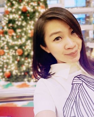 Hello Christmas 😙
#shantyhuang #blogger #selfie #selca #christmas #holiday #ulzzang #clozetteid #clozzettedaily #instagood #instadaily