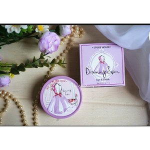 Love this product so much…cek blog Aku untuk review lengkapnya
http://www.shantyhuang.com/2015/05/review-etude-house-dreaming-swan-eye.html?m=1
#shantyhuang #blogger #beautyblogger #beauty #etude #purple #girly #shabbychic #clozetteid #clozettedaily #love #instapicture #instadaily