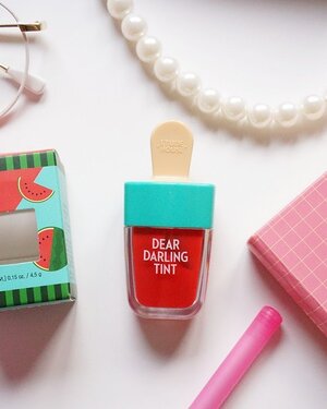 Happy weekend..
Suka liptint yang hasilnya natural dan packagingnya super gemesin? Mampir yuk ke blog aku
http://www.shantyhuang.com/2017/08/review-etude-house-water-gel-tint-ice.html?m=1

#shantyhuang #beautyblogger #beauty #bloggerceria #blogger #indonesiabeautyblogger #liptint #instapic #instadaily #clozetteid #clozettedaily